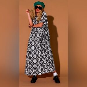 NWT - Dressed In Lala Oversized Smiley Yin/Yang Flower Dress (M)